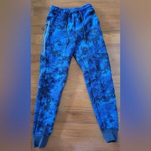 Nike Men Blue & Black Camo Jogger Pants